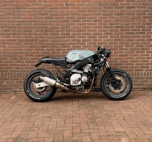 ZZR-600 CAFERACER € 1,450,-