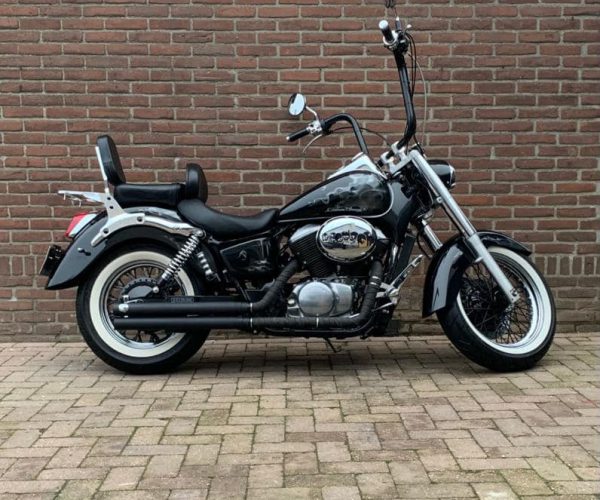 HONDA VT-750 ACE € 3.950,-