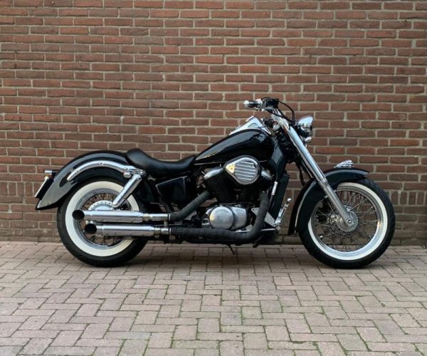 SHADOW VT-750 CUSTOM € 3.950,-