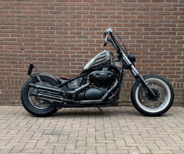 VL-800 INTRUDER € 3.650,-