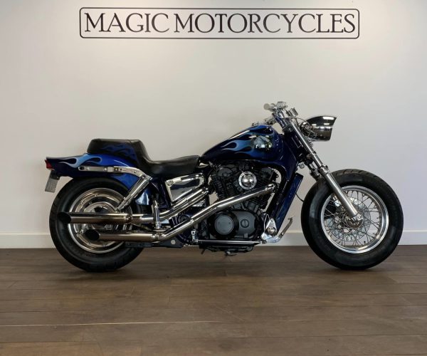 SHADOW VT1100 CUSTOM € 3.250,-