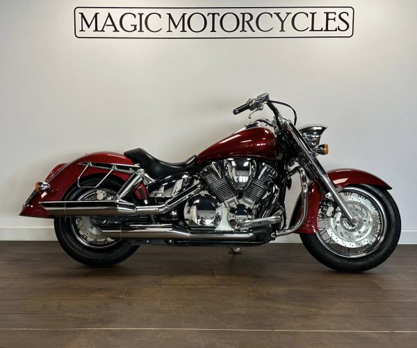 HONDA VTX-1300 € 5.250,-