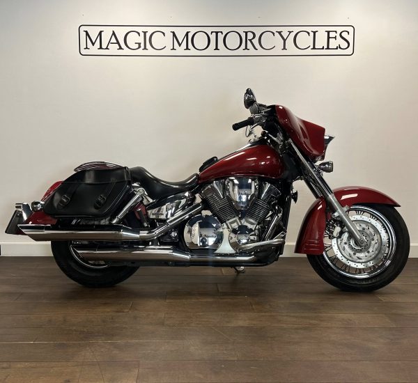 VTX-1300 CUSTOM € 4.950,-