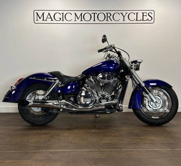 VTX-1300 CUSTOM € 6.850,-